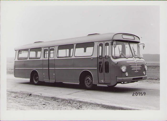 n.n - 43 promotie foto's van autobussen door de jaren heen gebouwd door Bussink
